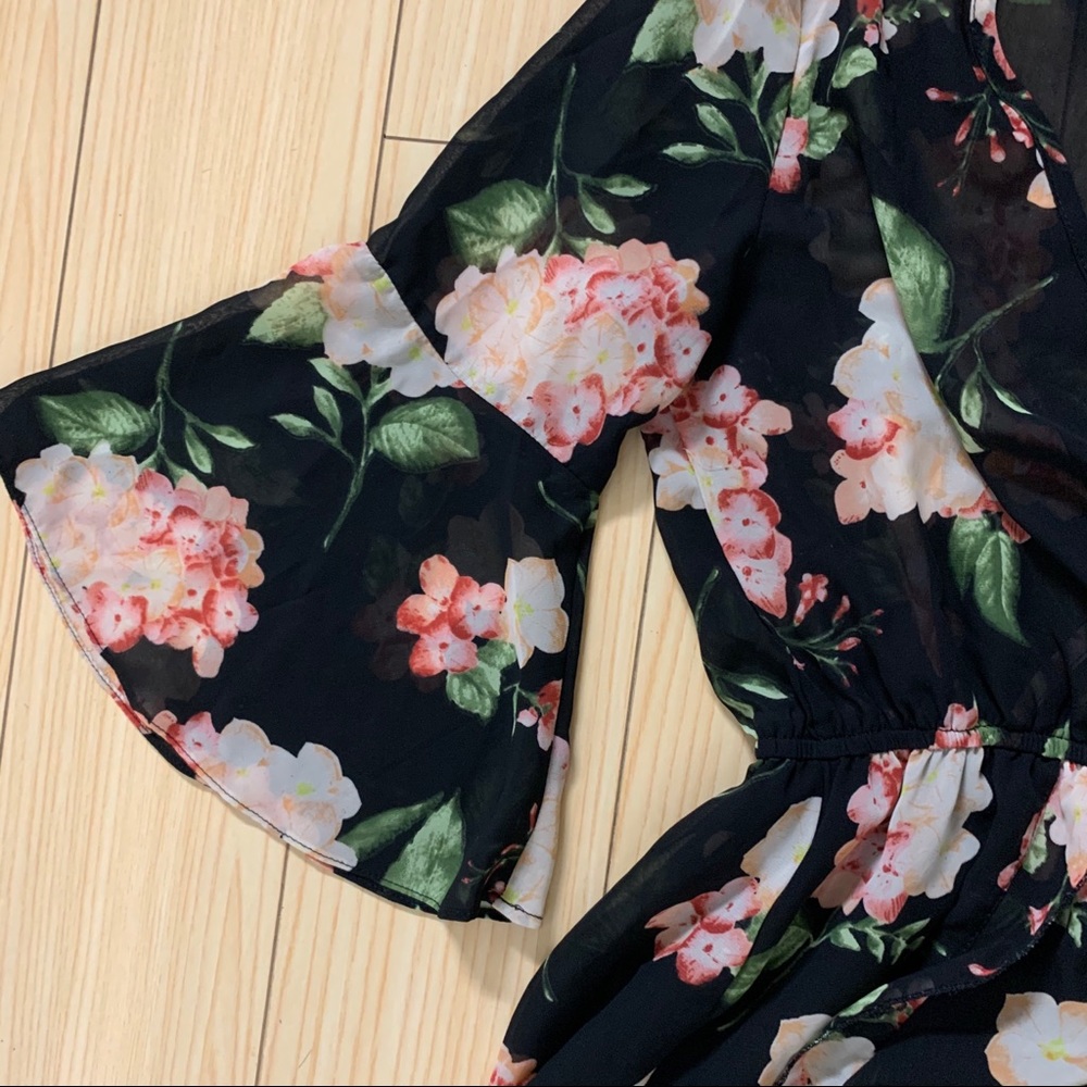 Floral Romper - Picture 3 of 6